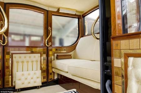 Nữ hoàng Anh đã sử dụng chiếc xe để đi lại