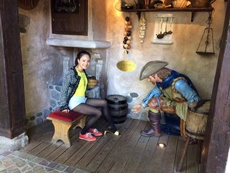 Không chỉ là diễn viên chuyên nghiệp, cô luôn tỏ ra là người sành du lịch. 