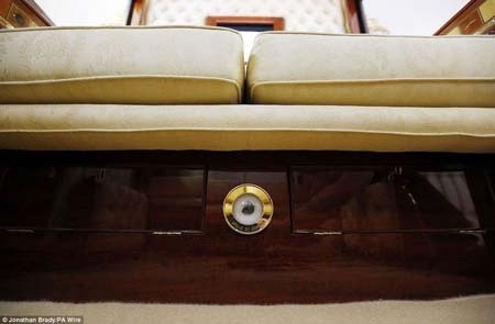 Từng chi tiết được làm thủ công rất tỷ mỉ khéo léo.