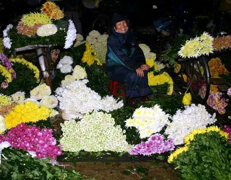 Khám phá những phiên chợ chỉ họp về đêm - 2 Khám phá những phiên chợ chỉ họp về đêm