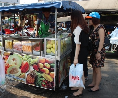 Nét Việt Nam nơi những gánh hàng rong ở Bangkok