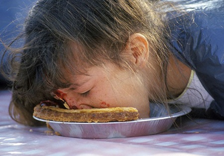 Những cuộc thi ăn lạ lùng nhất thế giới