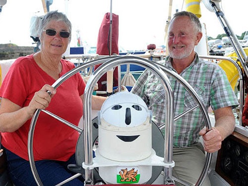 Bà Jane và chồng là ông Clive đã du lịch
vòng quanh thế giới suốt 16 năm Ảnh: Wales News.