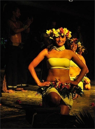 “Mỏi mắt” ngắm hàng trăm thiếu nữ xinh đẹp trên đảo Phục Sinh