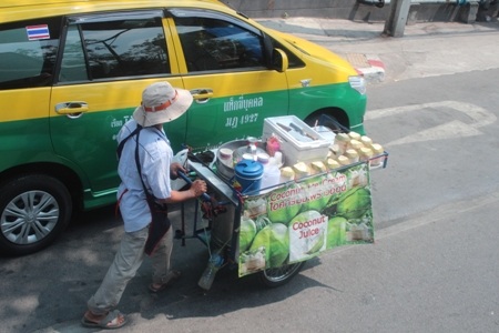 Nét Việt Nam nơi những gánh hàng rong ở Bangkok