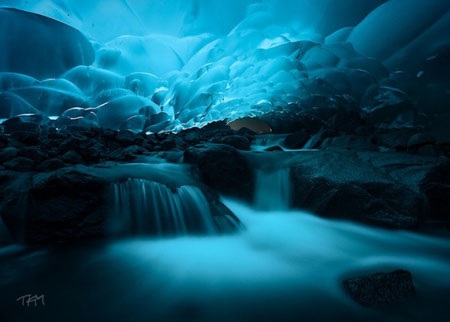 Ngất ngây với bộ ảnh cưới chụp trong hang băng - 5 Hang động Mendenhall Glacier đẹp lộng lẫy