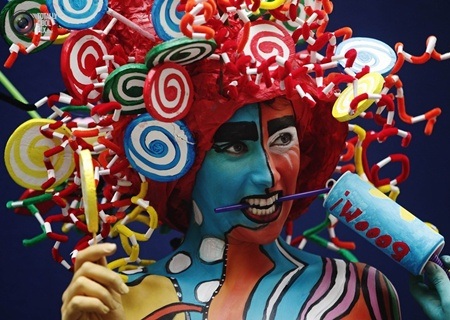 Áo tưng bừng với lễ hội vẽ tranh độc đáo lên cơ thể - 6 Mọi phần trên cơ thể người đều là nguồn cảm hứng để họa sỹ sáng tạo