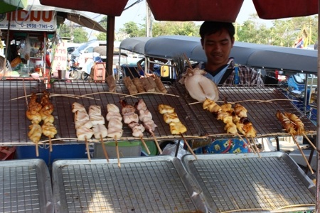 Nét Việt Nam nơi những gánh hàng rong ở Bangkok