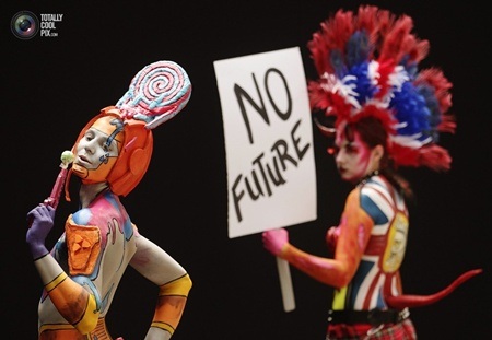 Áo tưng bừng với lễ hội vẽ tranh độc đáo lên cơ thể - 7 Các tác phẩm đều mang tới những thông điệp nhất định