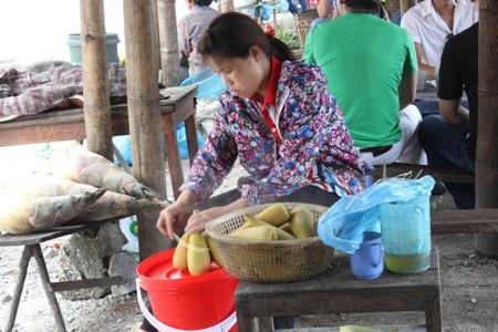 Trên đèo Thung Khe mây phủ bốn mùa ấy thứ đặc sản được nhiều người biết đến có lẽ là ngô luộc