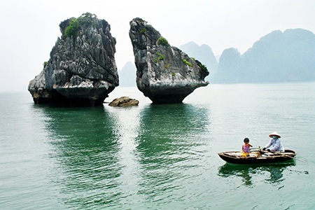Quảng Ninh tổ chức cuộc thi sáng tác Logo, Slogan cho du lịch - 1 Quảng Ninh tổ chức cuộc thi sáng tác Logo, Slogan cho du lịch