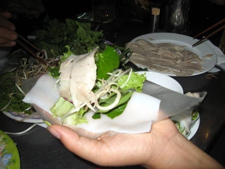 Các nguyênĠliệu gói trong một chiếc cuốn rất phong
phú