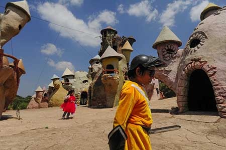 Tới thăm "Vương quốc của những người lùn" - 5  Vua trong thời gian giải lao