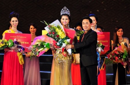 Nữ y sĩ đăng quang danh hiệu Người đẹp xứ Tuyên 2014 - 3 Mỹ Hạnh giản dị giữa đời thường