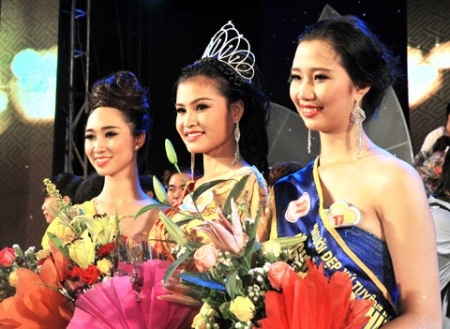 Nữ y sĩ đăng quang danh hiệu Người đẹp xứ Tuyên 2014 - 1 Nữ y sĩ đăng quang danh hiệu Người đẹp xứ Tuyên 2014