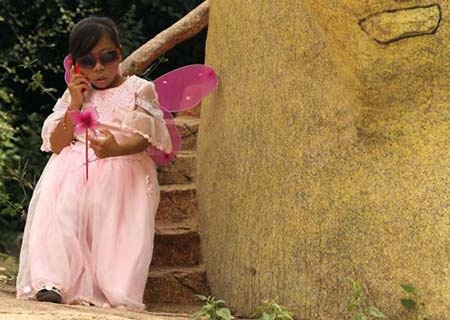 Tới thăm "Vương quốc của những người lùn" - 9 Một tiên nữ chuẩn bị lên sân khấu