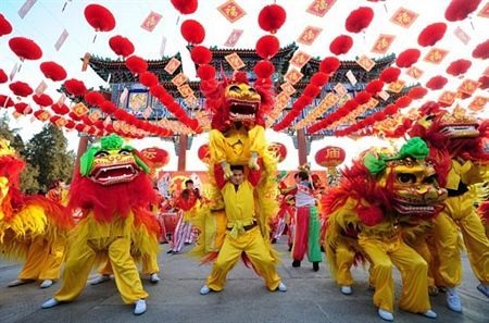 Người Lý Sơn về thủ đô múa lân đón Tết Trung thu - 1 Múa lân là một trong các tiết mục đặc sắc được biểu diễn trong chương trình
