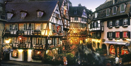 Những thị trấn xinh đẹp nhất thế giới - 3 Sáng đèn khi đêm xuống