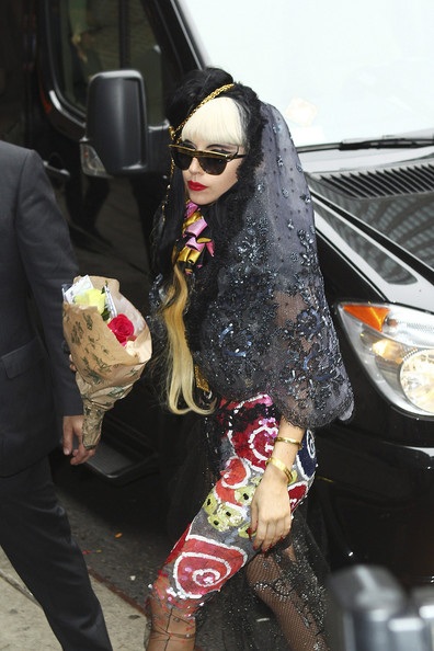 Tiếp tục sốc với quần áo của Lady Gaga - 6 Tiếp tục sốc với quần áo của Lady Gaga - 6