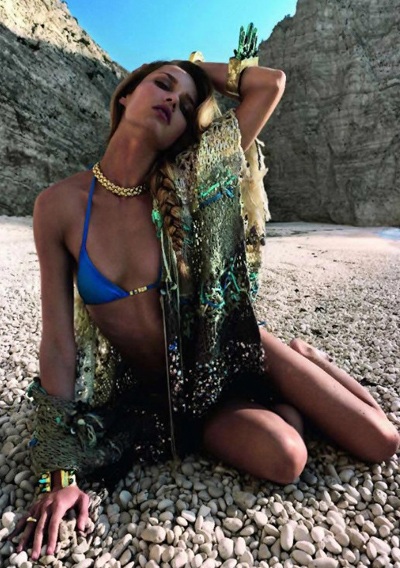 Karmen Pedaru lấp lánh biển xanh - 1 Karmen Pedaru lấp lánh biển xanh - 1