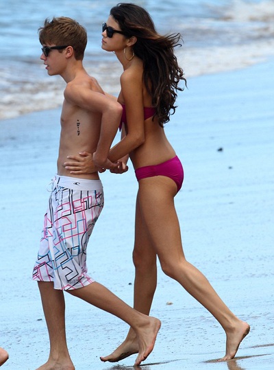 "Hot" photo series of Justin Bieber - Selena Gomez - 8