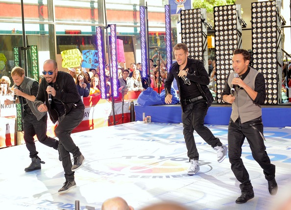 Backstreet Boys hát rất “sung” tại New York - 11 Backstreet Boys hát rất “sung” tại New York - 11