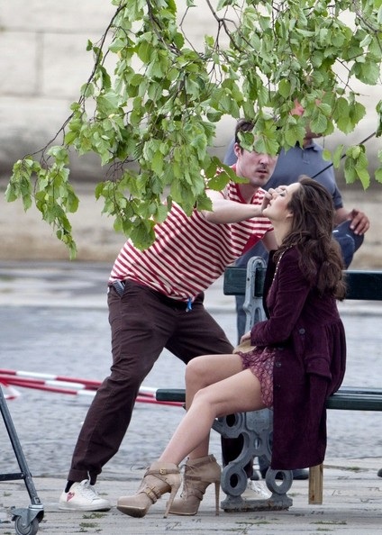 Sốc với dáng thon của “bông hồng Pháp” sau 2 tuần sinh con - 5