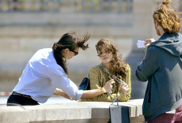 Sốc với dáng thon của “bông hồng Pháp” sau 2 tuần sinh con - 13