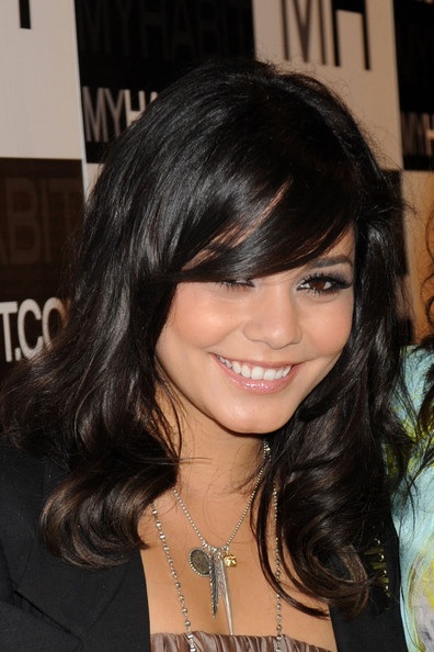 Vanessa Hudgens “đọ dáng” với siêu mẫu - 4 Vanessa Hudgens “đọ dáng” với siêu mẫu - 4