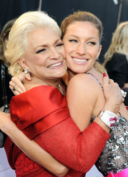 Gisele Bundchen khoe vẻ đẹp siêu mẫu - 12 Gisele Bundchen khoe vẻ đẹp siêu mẫu - 12