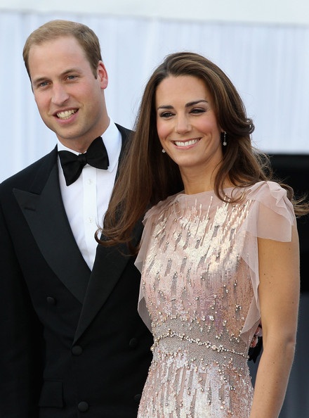 Vợ chồng hoàng tử Anh vui vẻ dự tiệc - 3