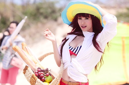 Đông Nhi vất vả để quay MV mới - 3