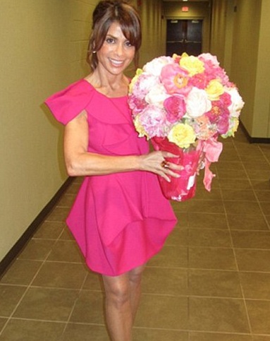 Cheryl Cole gửi hoa cho đồng nghiệp cũ - 1 Cheryl Cole gửi hoa cho đồng nghiệp cũ - 1