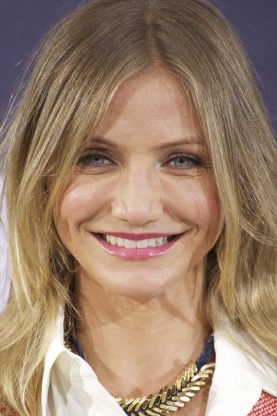 Cameron Diaz khoe chân nuột nà - 12