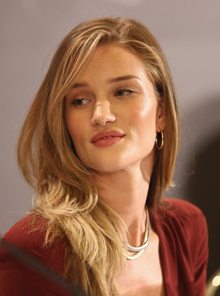 Rosie Huntington-Whiteley: Đẹp hoàn hảo - 1 Rosie Huntington-Whiteley: Đẹp hoàn hảo - 1