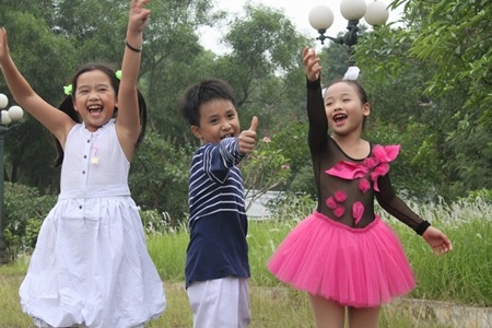 Đồ Rê Mí quậy tưng sân khấu trong show diễn ra mắt - 2 Đồ Rê Mí quậy tưng sân khấu trong show diễn ra mắt - 2