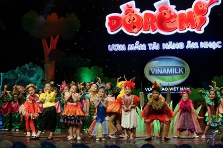 Đồ Rê Mí quậy tưng sân khấu trong show diễn ra mắt - 5 Đồ Rê Mí quậy tưng sân khấu trong show diễn ra mắt - 5