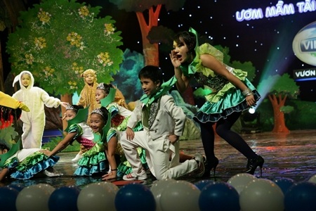 Đồ Rê Mí quậy tưng sân khấu trong show diễn ra mắt - 6 Đồ Rê Mí quậy tưng sân khấu trong show diễn ra mắt - 6