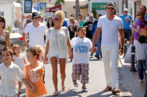 Siêu mẫu ngực bự hạnh phúc bên bồ trẻ - 19 Siêu mẫu ngực bự hạnh phúc bên bồ trẻ - 19