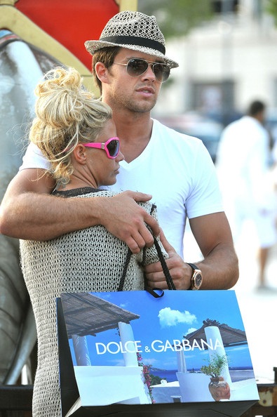 Siêu mẫu ngực bự hạnh phúc bên bồ trẻ - 14 Siêu mẫu ngực bự hạnh phúc bên bồ trẻ - 14