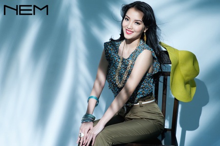 Huỳnh Bích Phương bay bổng ngày hè - 1