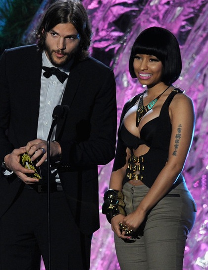 Nicki Minaj khoe ngực “khủng” tại MTV Movie Awards - 5 Nicki Minaj khoe ngực “khủng” tại MTV Movie Awards - 5