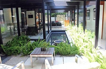 Ngắm căn hộ đắt giá của “Người vận chuyển” - 2 Ngắm căn hộ đắt giá của “Người vận chuyển” - 2