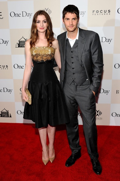 Anne Hathaway “lộ” eo siêu nhỏ - 9 Anne Hathaway “lộ” eo siêu nhỏ - 9