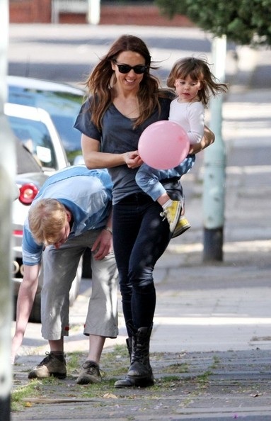 Mel C chỉ trích Rihanna vì quá gợi cảm - 1