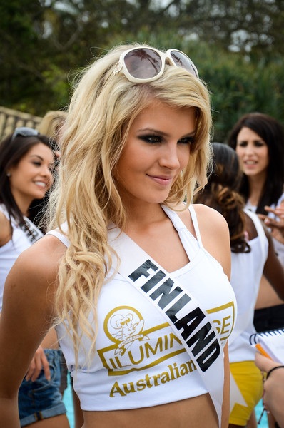 Mỹ nhân hoàn vũ thả dáng trên biển - 15 Mỹ nhân hoàn vũ thả dáng trên biển - 15