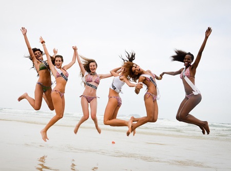 Mỹ nhân hoàn vũ thả dáng trên biển - 25 Mỹ nhân hoàn vũ thả dáng trên biển - 25