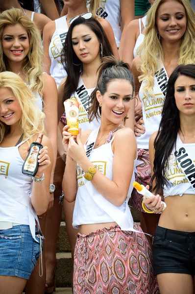 Mỹ nhân hoàn vũ thả dáng trên biển - 31 Mỹ nhân hoàn vũ thả dáng trên biển - 31