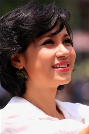 Việt Trinh: “Sai lầm lớn nhất của tôi là thói kiêu ngạo” - 1 Việt Trinh: “Sai lầm lớn nhất của tôi là thói kiêu ngạo” - 1