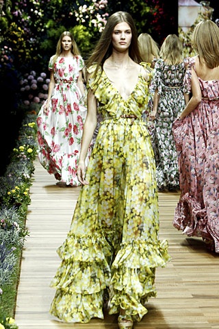 Rực rỡ sắc hoa với BST hè của D&G - 25 Rực rỡ sắc hoa với BST hè của D&G - 25